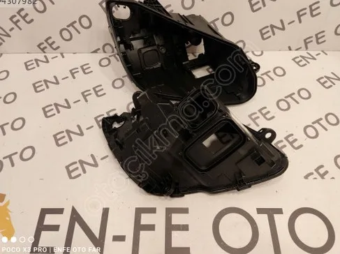 Mercedes-Benz C Serisi Sol Ön Far C180W205LED çıkma parça