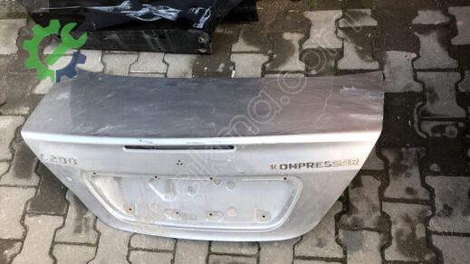 Mercedes-Benz C Serisi Bagaj Kapağı çıkma parça