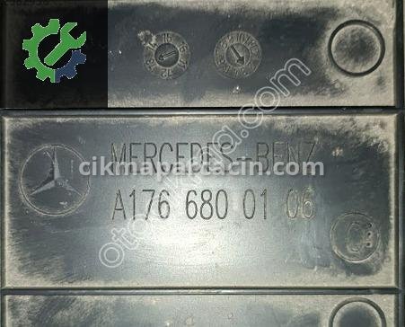 Mercedes-Benz CLA Basamak A1766800106 çıkma parça