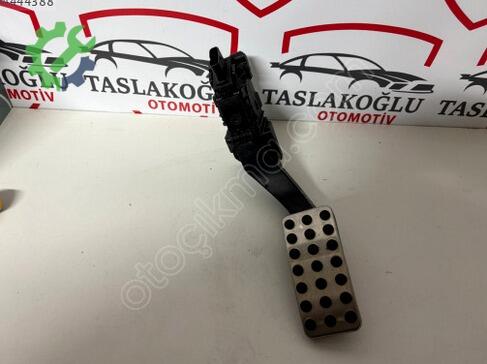 Mercedes-Benz Cla Pedal çıkma parça
