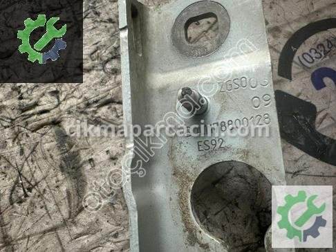 Mercedes-Benz CLA Kaput Menteşesi A1178800128 çıkma parça