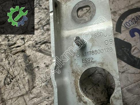 Mercedes-Benz CLA Kaput Menteşesi A1178800128 çıkma parça