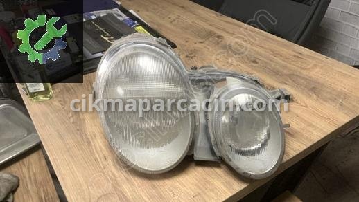 Mercedes-Benz CLK Sağ Ön Far çıkma parça
