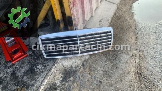 Mercedes-Benz E Serisi Panjur çıkma parça