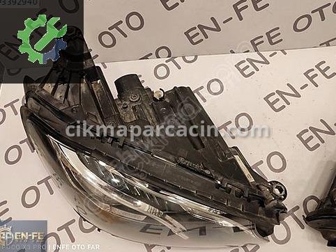 Mercedes-Benz E Serisi Sağ Ön Far çıkma parça