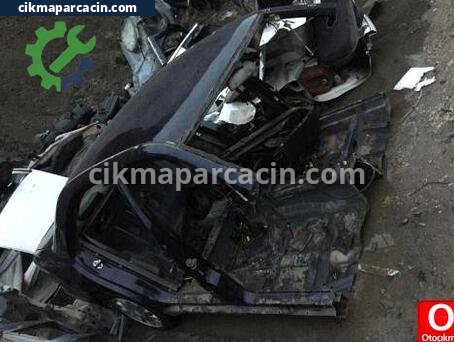 Mercedes-Benz E Serisi Tavan çıkma parça