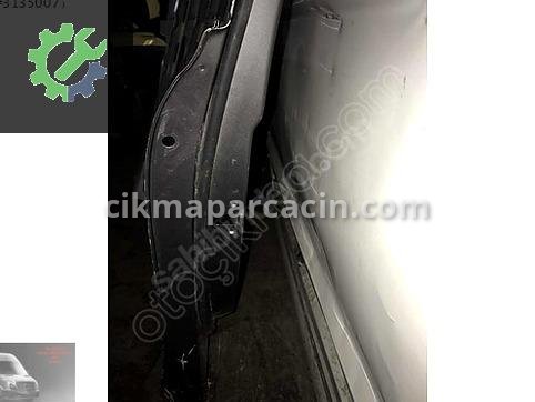 Mercedes-Benz GLB Sol Kapı çıkma parça