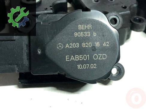 Mercedes kalorifer yönlendirme ayar motoru A2038201642