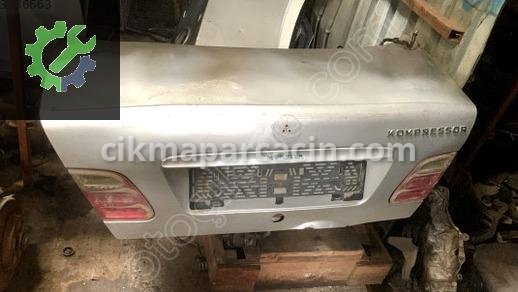 Mercedes-Benz E Serisi Bagaj Kapağı çıkma parça