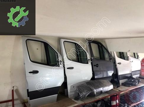 Mercedes-Benz Sprinter Sağ Ön Kapı çıkma parça