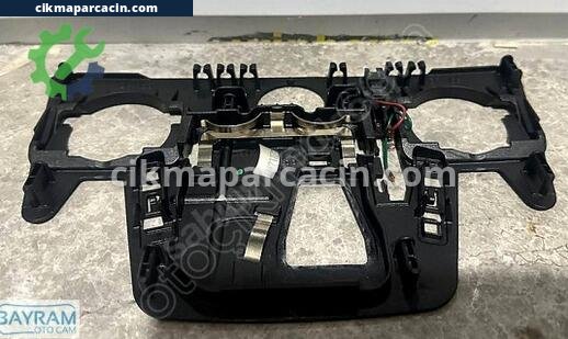 Mercedes-Benz ML Ön Cam çıkma parça