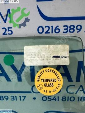 Mercedes 190 Sağ Arka Kapı Camı çıkma parça