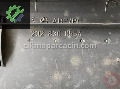 Mercedes-Benz C Serisi Kalorifer Izgarası 2028300554 çıkma parça