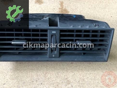 Mercedes-Benz C Serisi Kalorifer Izgarası 2028300554 çıkma parça