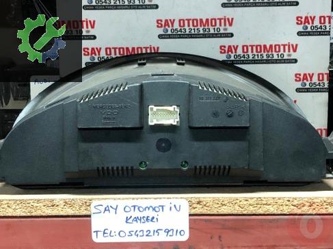 Mercedes W203 gosterge saati 87001411B