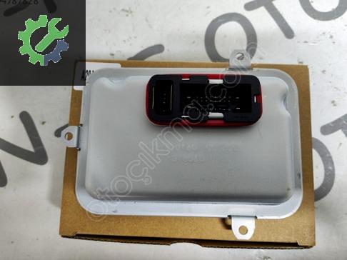 MERCEDES W204 KASA C180 XENON ADAPTİF FAR BEYNİ A2048700326
