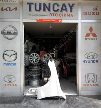 Mercedes-Benz C Serisi Çamurluk çıkma parça