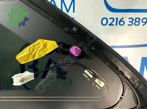 Mercedes CL Sağ Arka Kelebek Camı W206-S206 çıkma parça