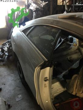 Mercedes-Benz E Serisi Arka Çamurluk çıkma parça