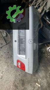 Mercedes w210 bagaj kapağı