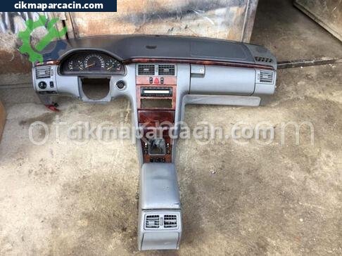 Mercedes-Benz E Serisi Göğüs çıkma parça