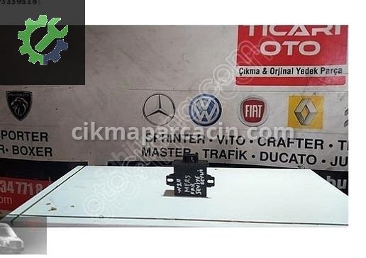 Mercedes-Benz E Serisi Far Beyni çıkma parça