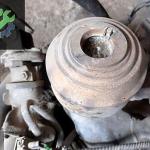 Mercedes W211 sağ motor kulağı