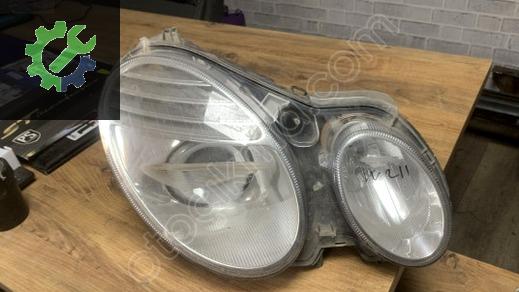 Mercedes-Benz E Serisi Sağ Ön Far çıkma parça