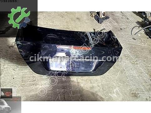 Mercedes-Benz E Serisi Bagaj Kapağı çıkma parça