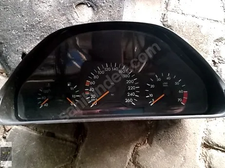 mercedes 210 km saat 210 540 95 47