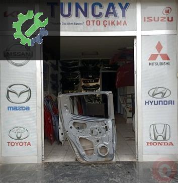 Mitsubishi L200 Sol Arka Kapı 2015-2020 çıkma parça