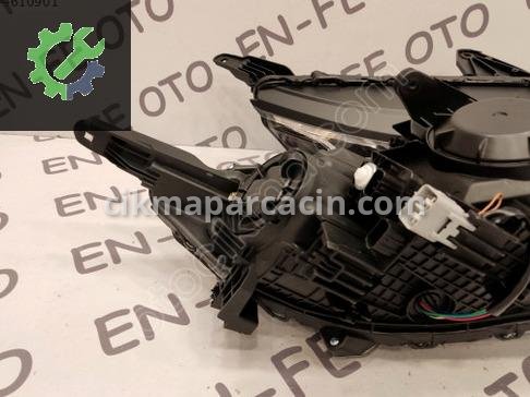Mitsubishi L200 Sol Ön Far 201920202021 çıkma parça