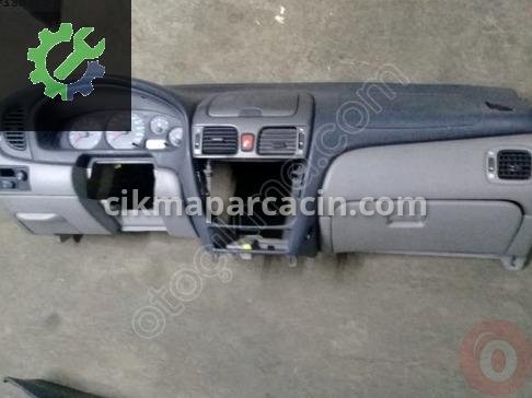 Nissan Almera Komple Torpido çıkma parça