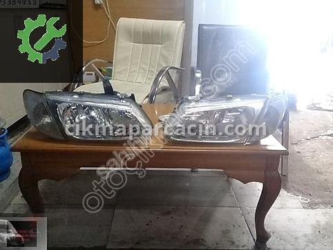 Nissan Almera Sağ Ön Far çıkma parça