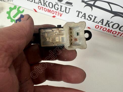 Nissan Juke Cam Düğmesi çıkma parça
