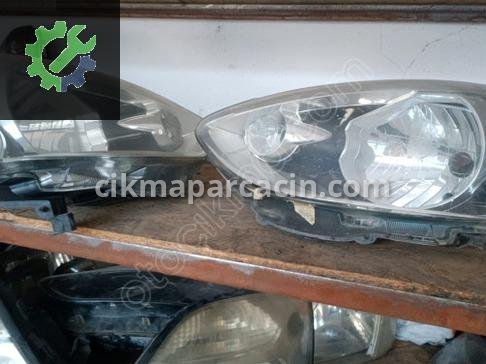 Nissan Micra Sağ Ön Far çıkma parça