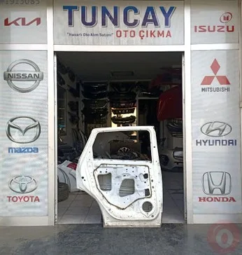 Nissan Qashqai Sol Arka Kapı çıkma parça
