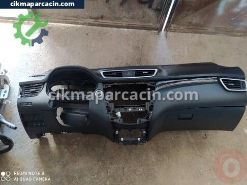 Nissan Qashqai Göğüs çıkma parça