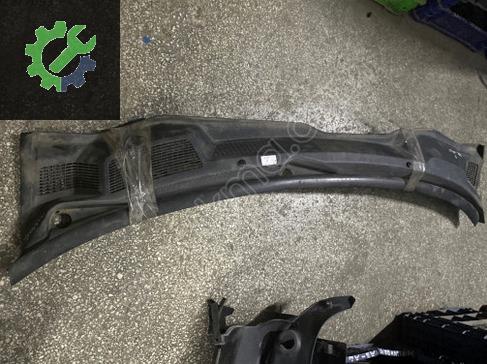 Opel Astra Cam Önü Izgarası çıkma parça