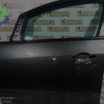 OPEL ASTRA J 2009 – 2020 ARASI İÇİN SOL ÖN KAPI GRİ-FÜME