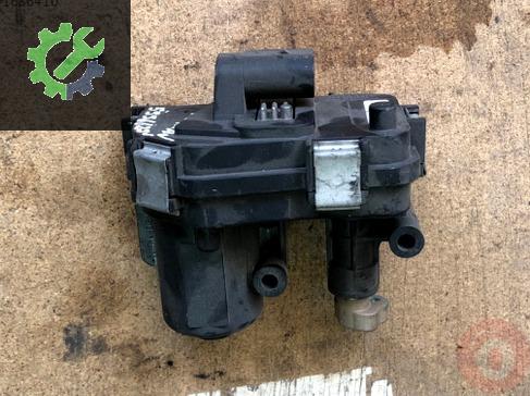 Opel astra j insignia emme manifold kapak motoru 555662258