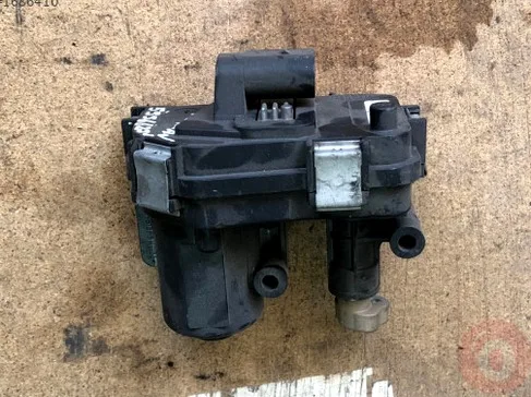 Opel Astra Emme Manifoldu 555662258 çıkma parça