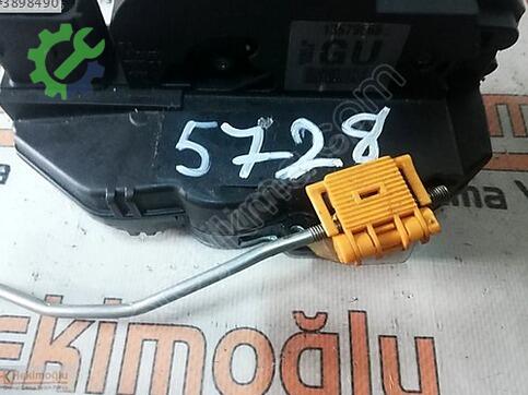Opel Astra 13579566 çıkma parça