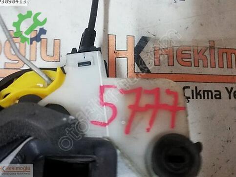 Opel Astra 13579557 çıkma parça