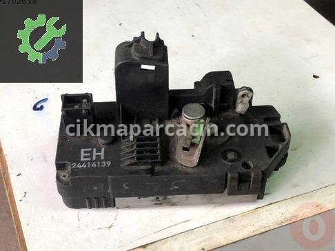 Opel Corsa Kapı Kilidi 24414139 çıkma parça