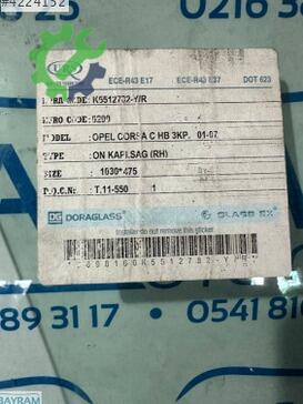 Opel Corsa Sağ Ön Kapı Camı çıkma parça