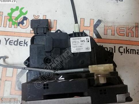 Opel Corsa 13431840 çıkma parça