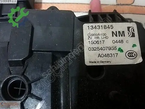 Opel Corsa Kapı Kilidi 13431845 çıkma parça