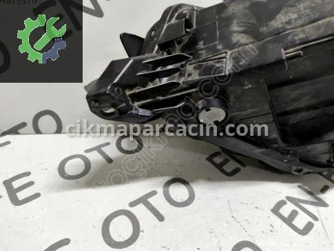 Opel Corsa Sağ Ön Far çıkma parça