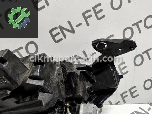 Opel Corsa Sağ Ön Far çıkma parça